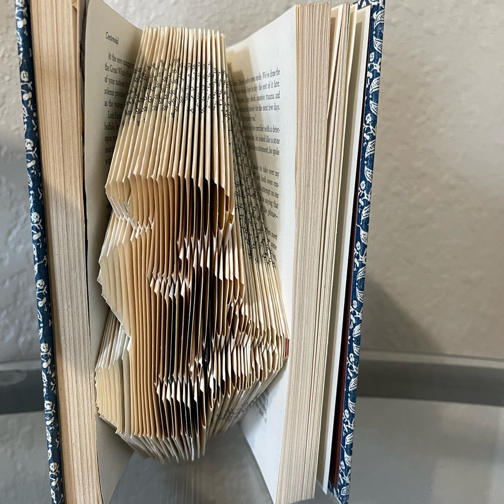 Book folding decor